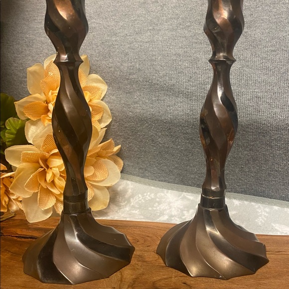 Vintage Brass Swirled Candle Holders. - Picture 5 of 5